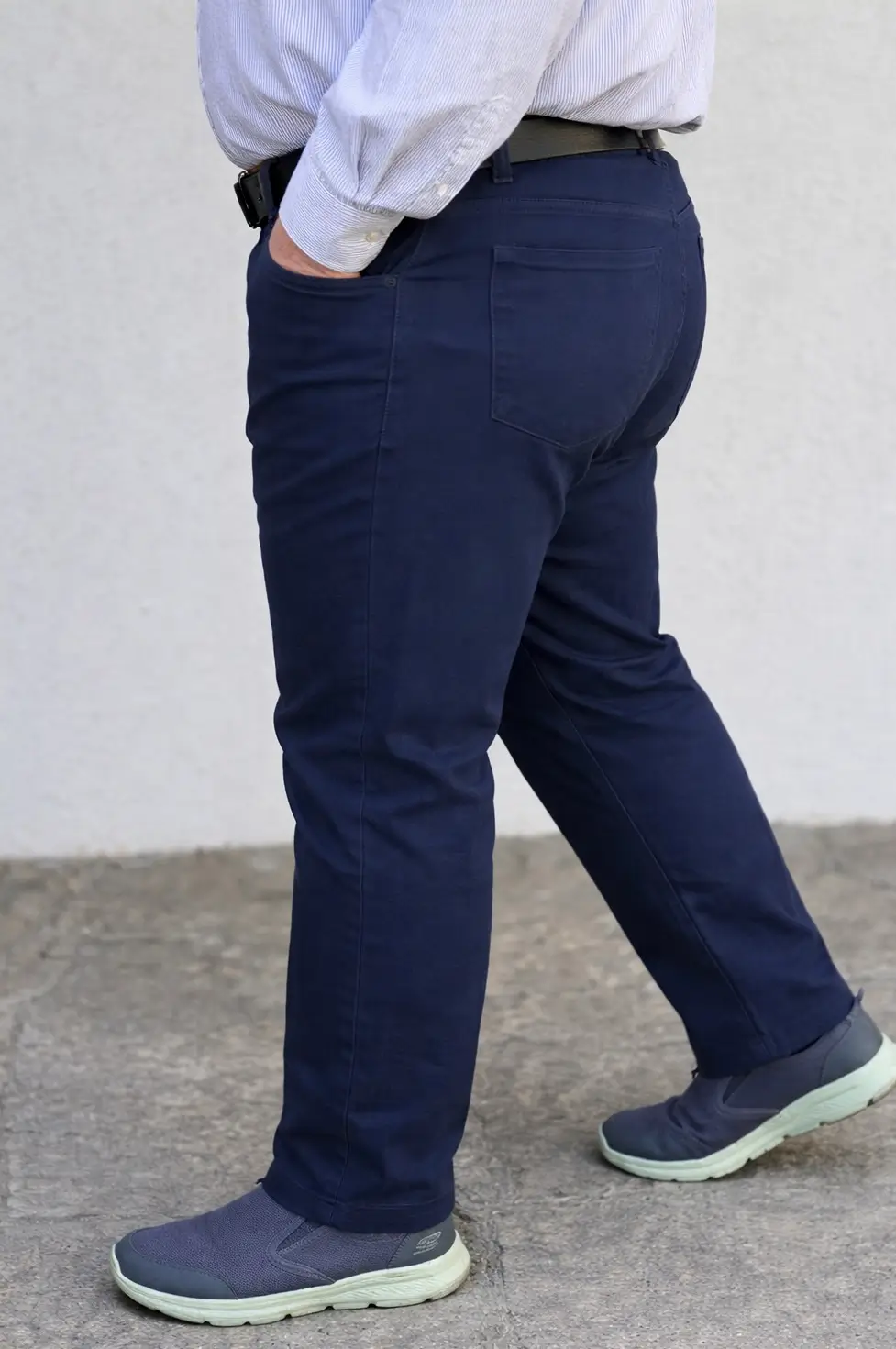 Pantalón gabardina azul corte jeans
