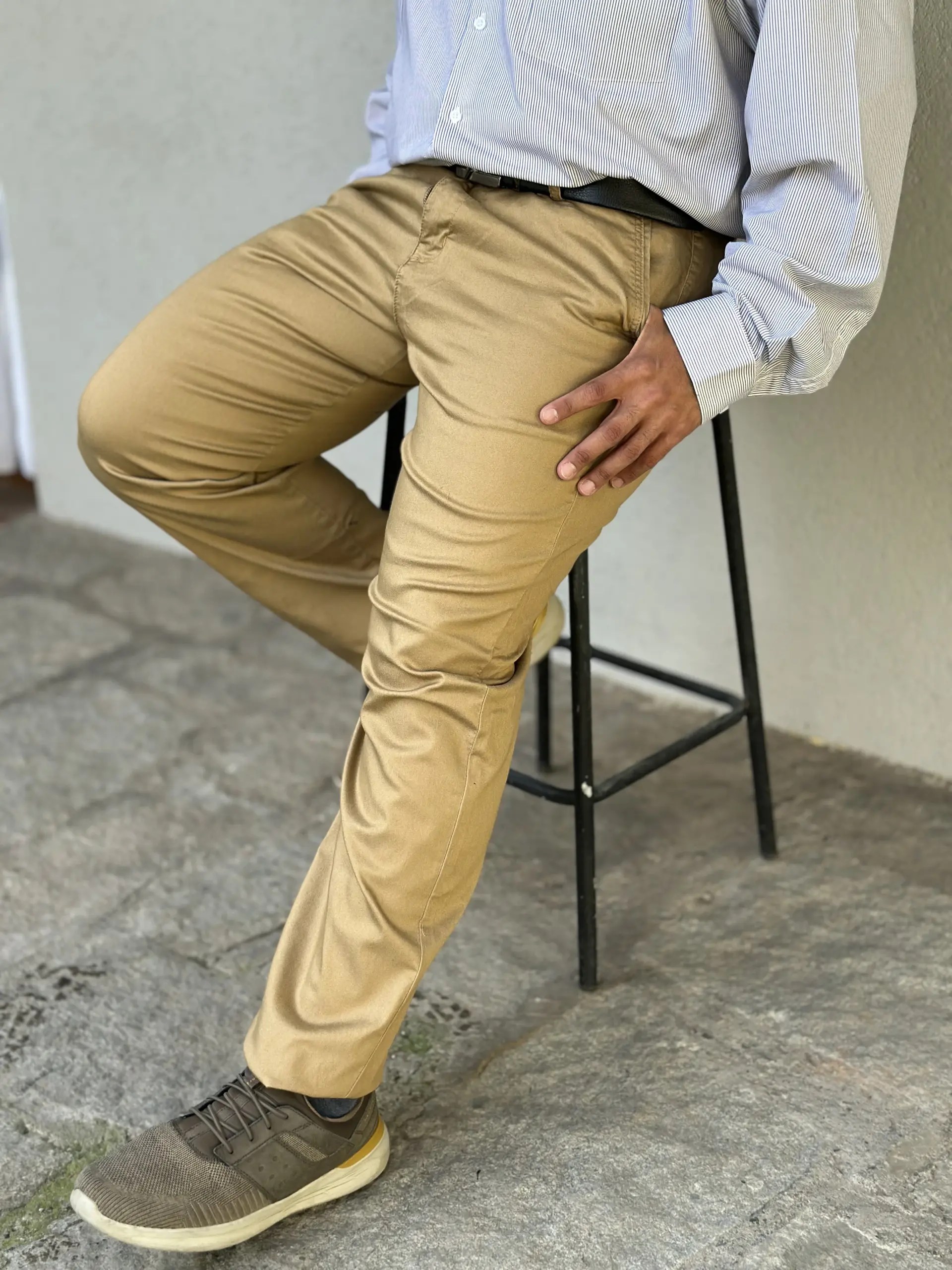 Pantalón gabardina camel semiformal